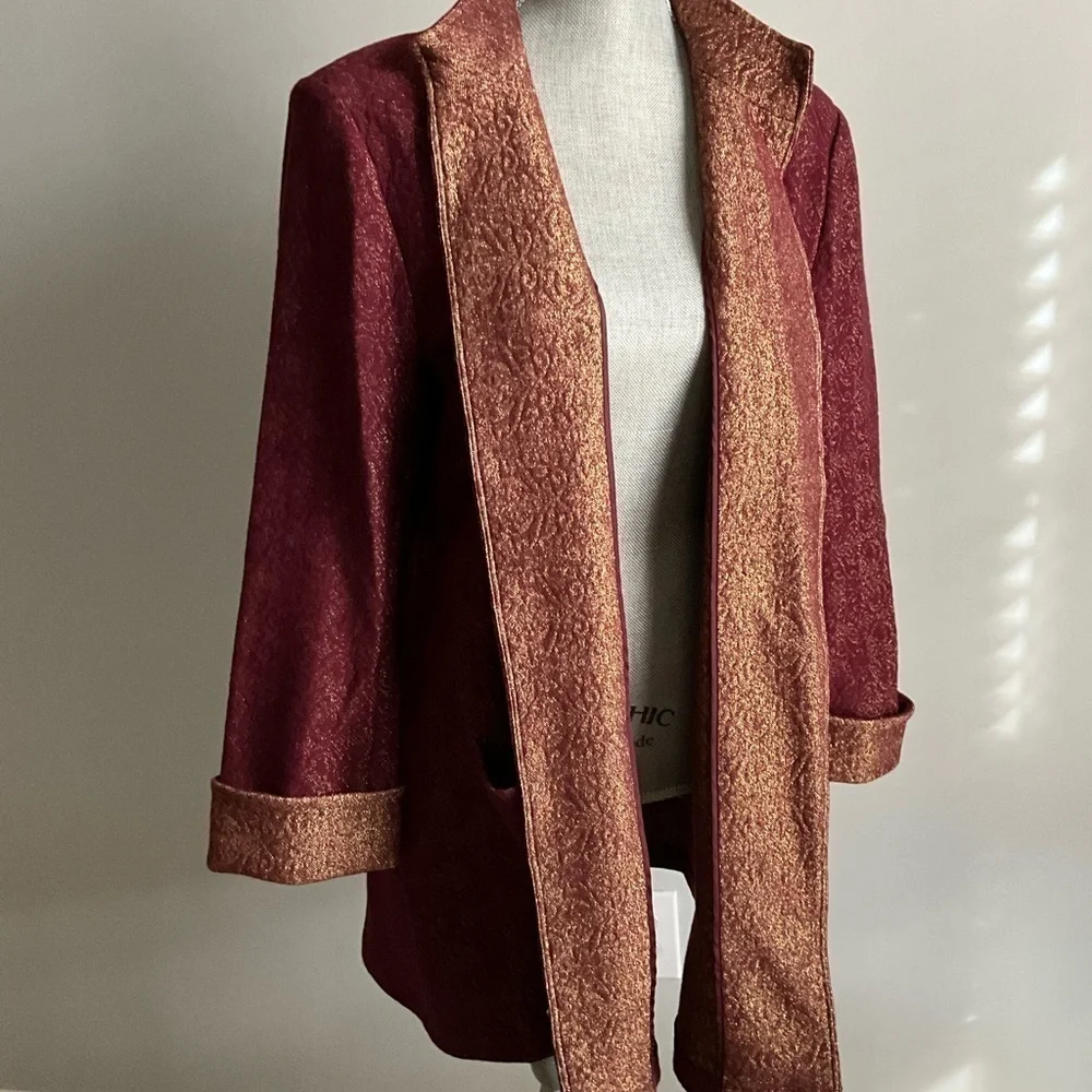 CHICO'S | LONG JACKET SIZE 2 BURGUNDY GOLD - Picture 8 of 10